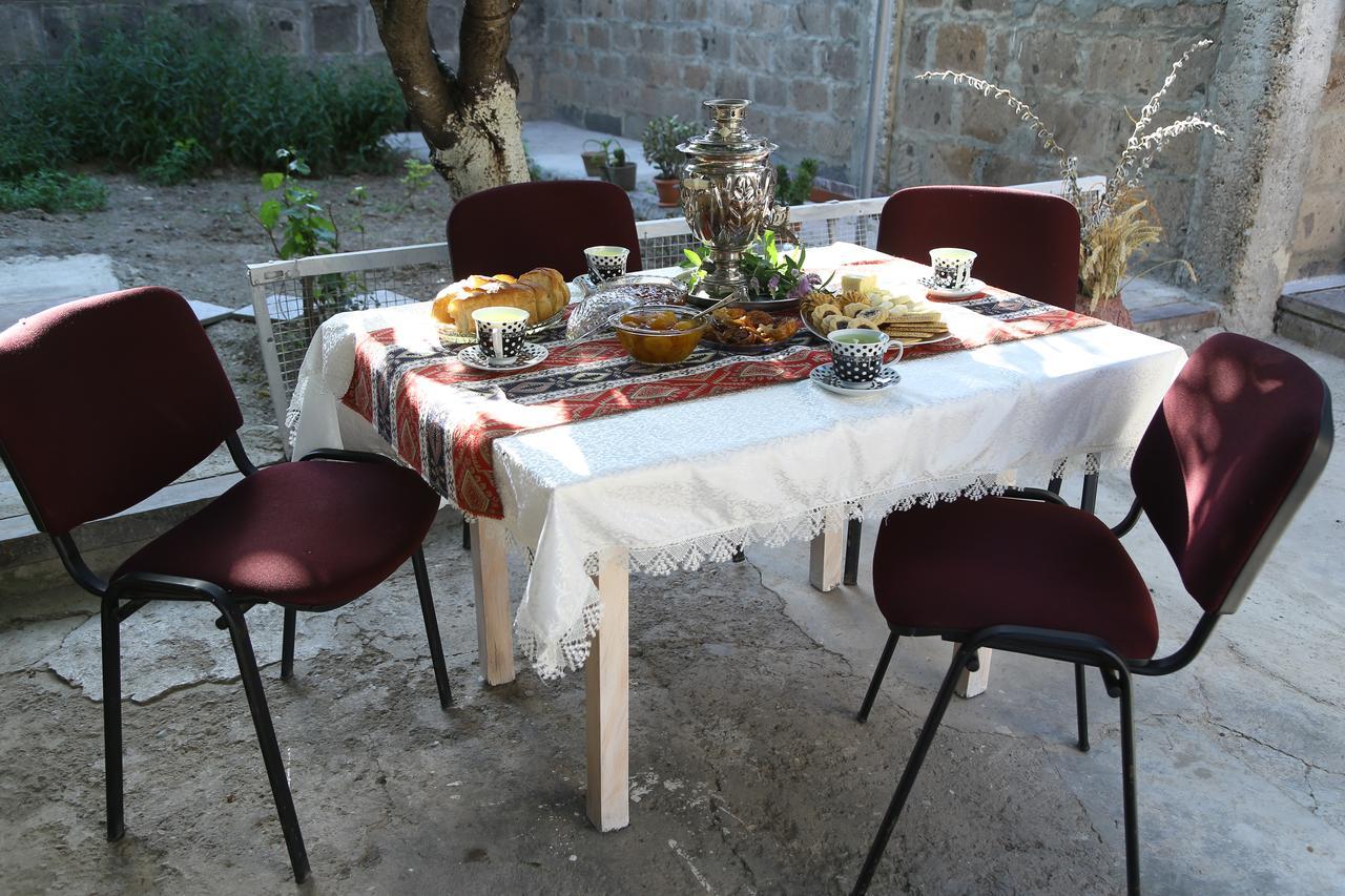 Guest House David's B&B Gyumri Extérieur photo