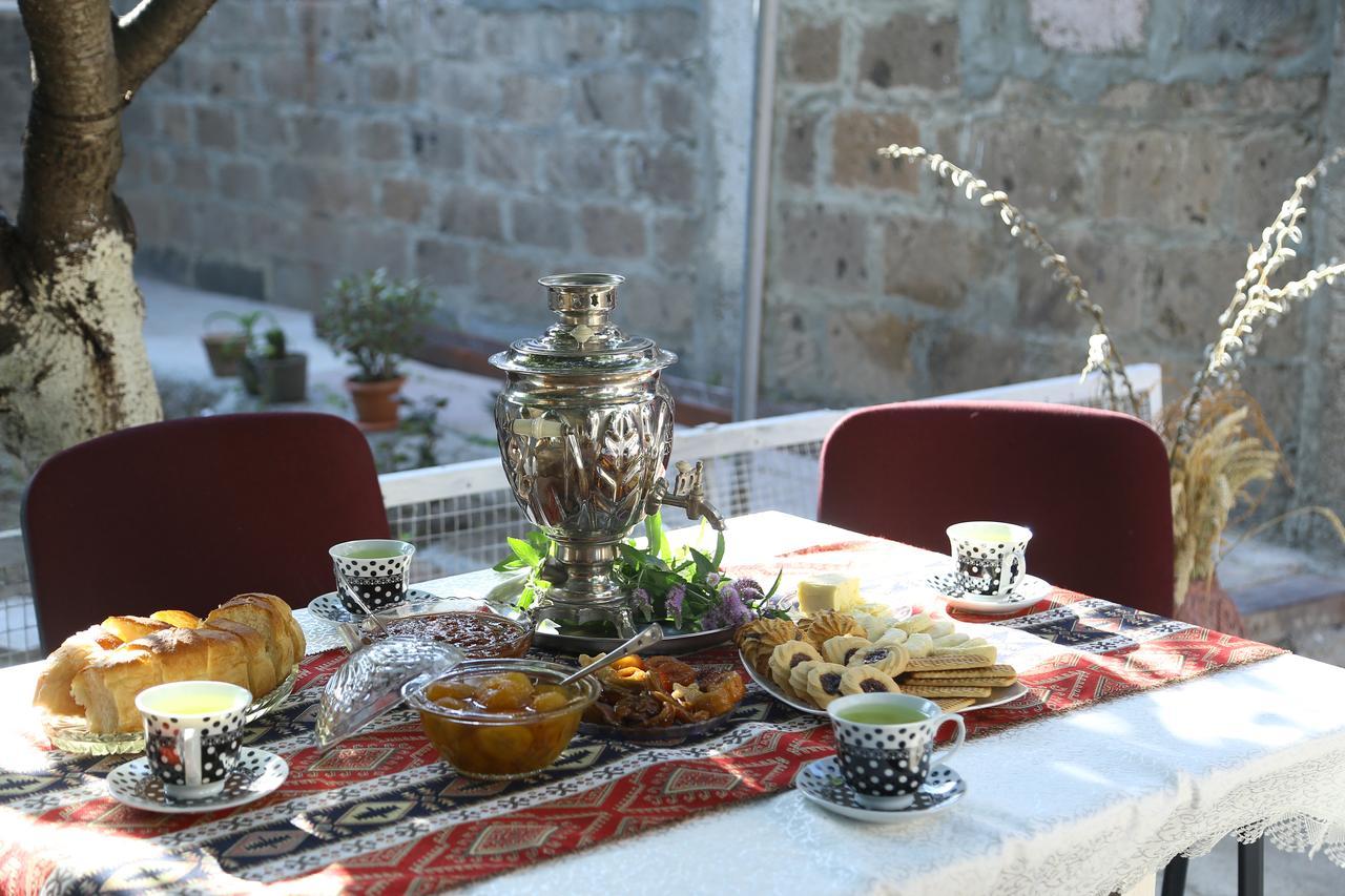 Guest House David's B&B Gyumri Extérieur photo